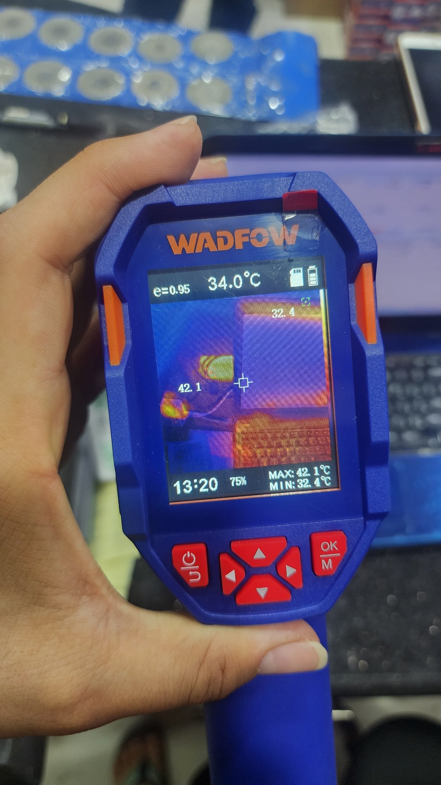كاميرا تصوير حراري 2.8″ كاشف شحن من WADFOW